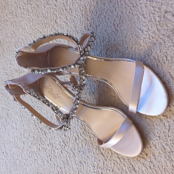 Jewel by Badgley Mischka Gold With Rhinestones Formal Heels Size 10 - Picture 1 of 12